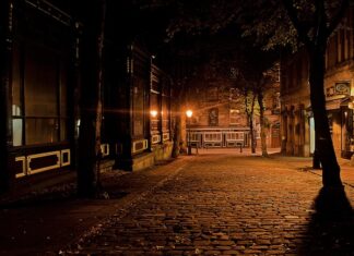 Ile zużywa prądu Lampa Halogen 50W?