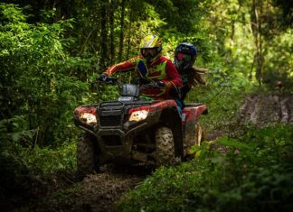 Ile pali quad 250 na 100 km?